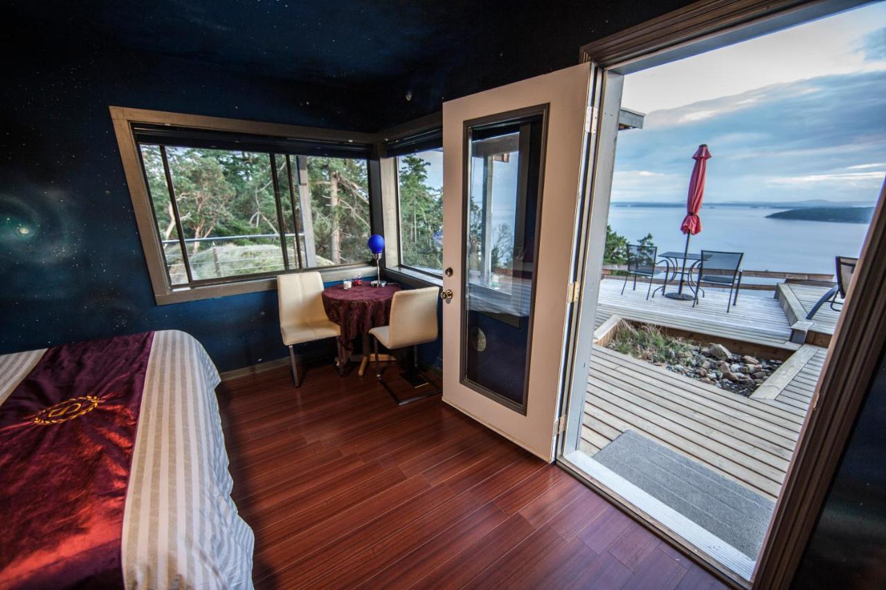 Shangri-La Oceanfront Vacation Home Bedwell Harbour Ngoại thất bức ảnh